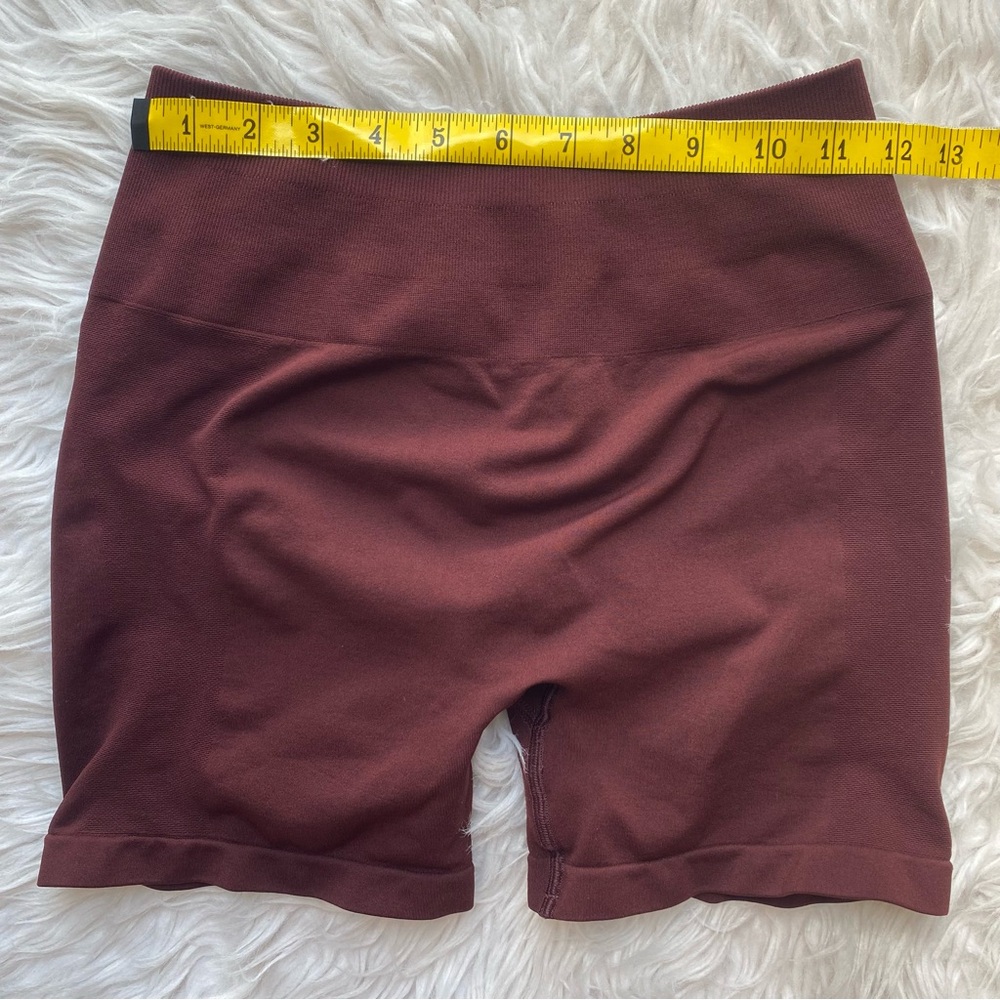 Alphalete Amplify Short 4.5” Women’s Size Medium Sangria - Picture 3 of 12